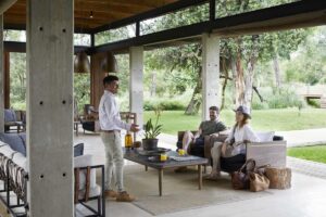 lion_sands_ivory_lodge_reception_welcome_drink-1