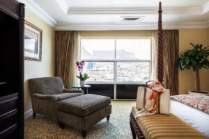 tabl-table-mountain-presidential-suite-bedroom-spr