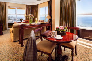 tbh-hotel-rooms-executive-suite-dining-area-sue