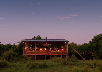 Thutlwa Lookout Deck