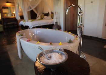 fam_suite_1_bath
